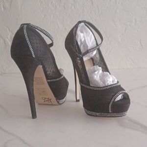 Elegant Black Stiletto Heels with Rhinestone Accents